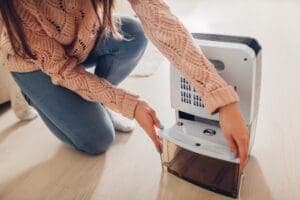 changing the dehumidifier water